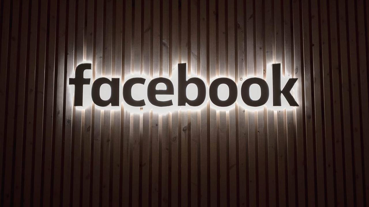 Facebook在搜索结果中点击Wikipedia以获得新信息面​​板